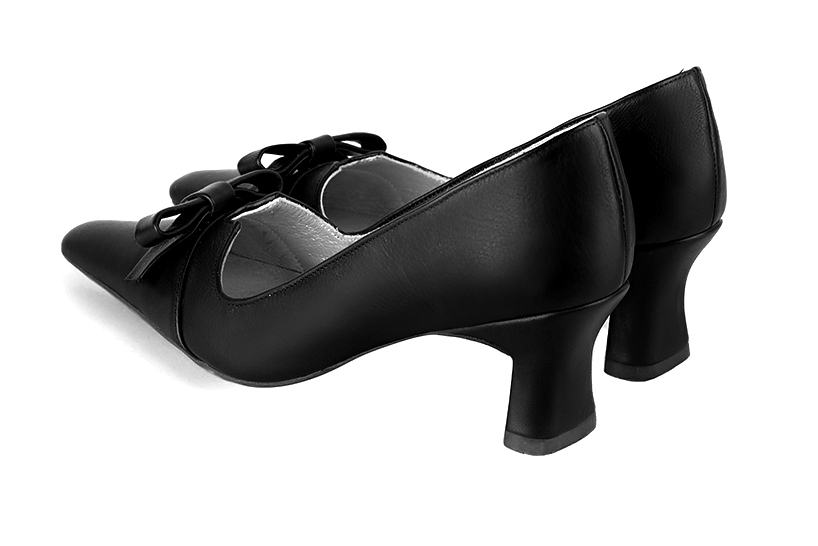 Satin black women's dress pumps, with a knot on the front.. Rear view - Florence KOOIJMAN